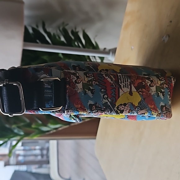 DC COMICS WONDER WOMEN CROSSBODY - Picture 6 of 12
